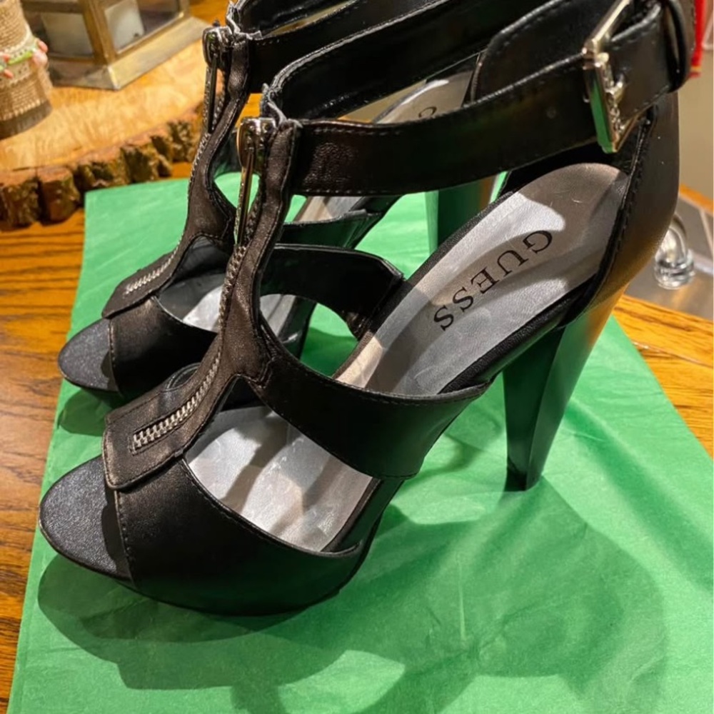 Guess Zipper Front Strappy Platform Heels Size 6.5M (Like New)